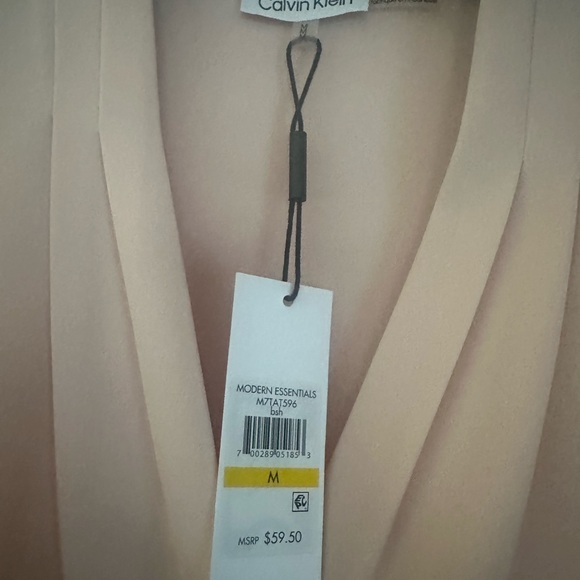 Beautiful blush sleeveless top - Picture 2 of 2